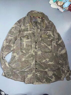 Anthropologie Montana Women’s Ruffle Camouflage Jean Jacket Olive Green Size 4